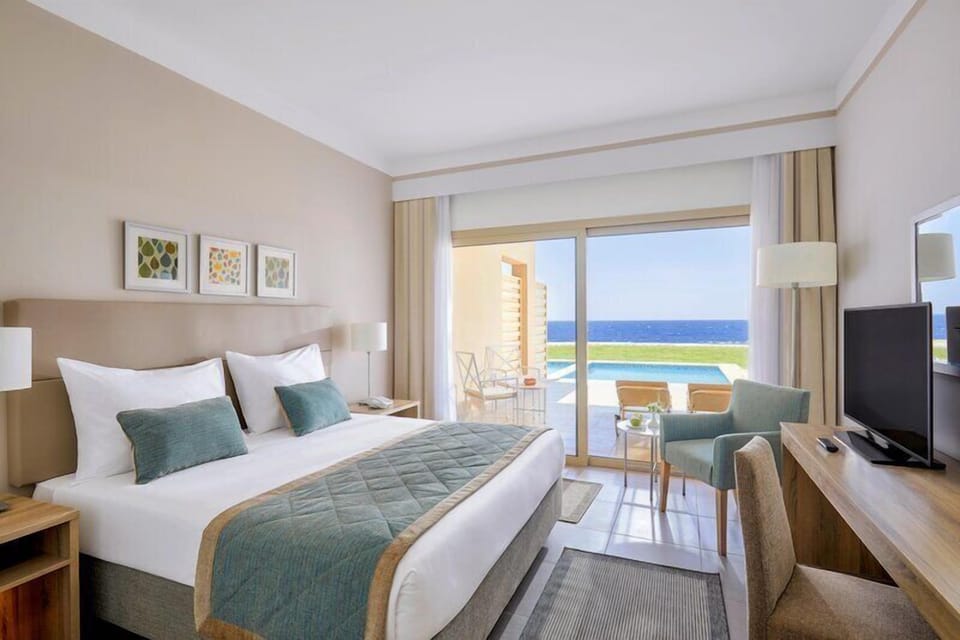In-room safe, desk, free WiFi, bed sheets