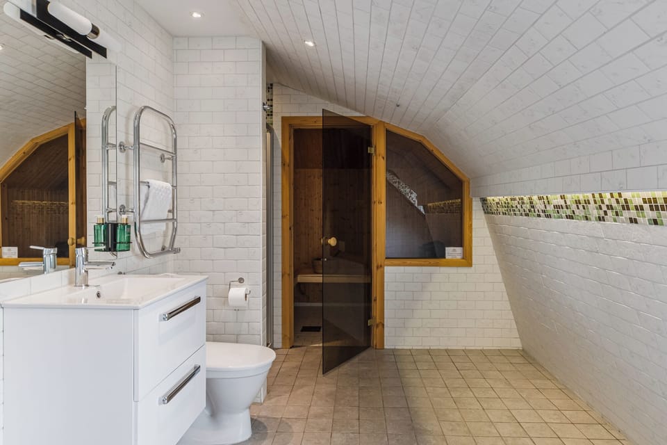 Spa Deluxe Suite | Desk, laptop workspace, soundproofing, iron/ironing board (on request)