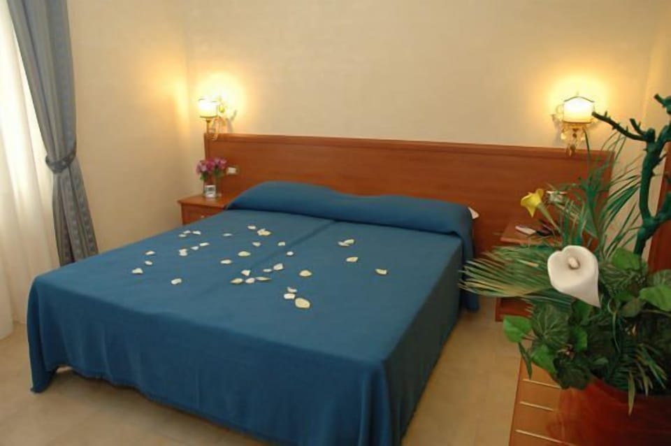 In-room safe, desk, cribs (surcharge), WiFi (free)