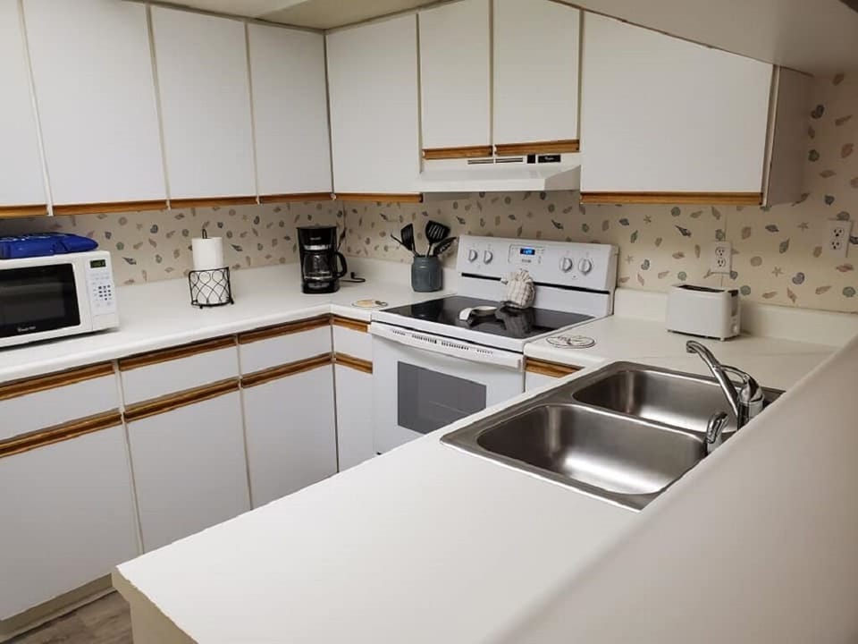 Full Kitchen 