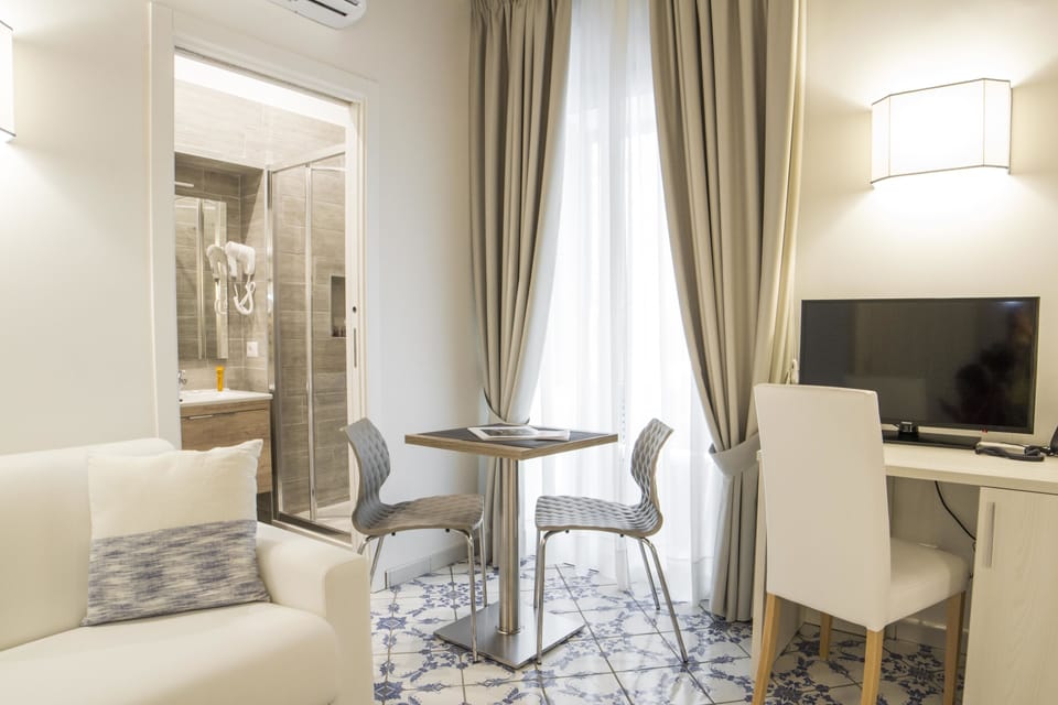 Luxury Room | Room amenity