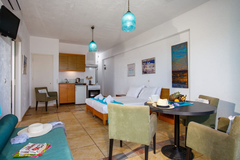 Family Villa, 1 Bedroom, Sea View (For 5) | 1 bedroom, in-room safe, individually decorated, desk
