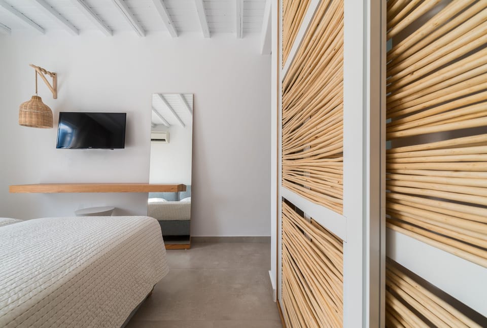 In-room safe, desk, free WiFi, bed sheets