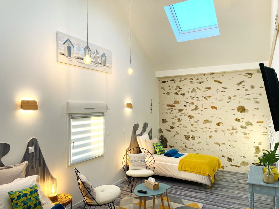 Superior Triple Room, Courtyard View | Egyptian cotton sheets, premium bedding, memory foam beds, desk