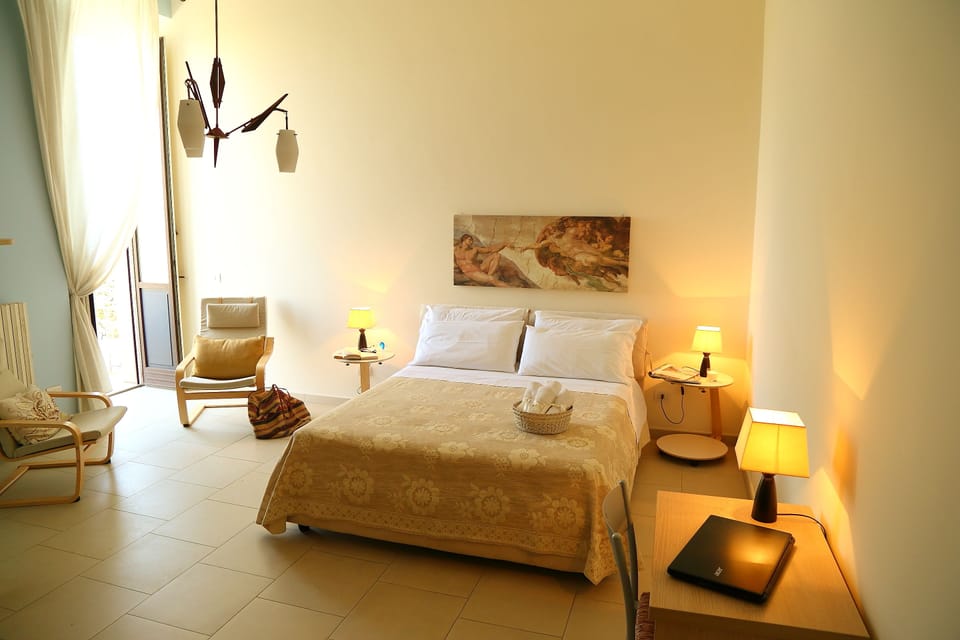 Classic Double Room, Sea View (Vento) | Desk, blackout drapes, soundproofing, iron/ironing board