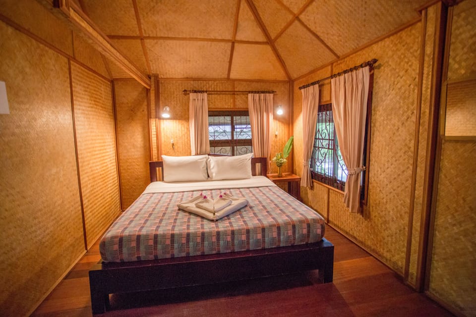 Bungalow | Blackout drapes, WiFi (free), bed sheets
