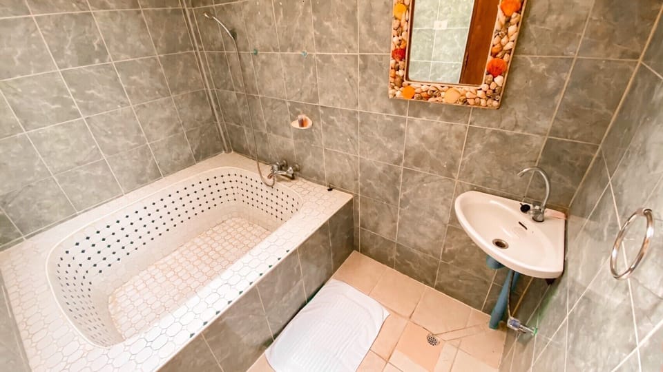 Free toiletries, towels