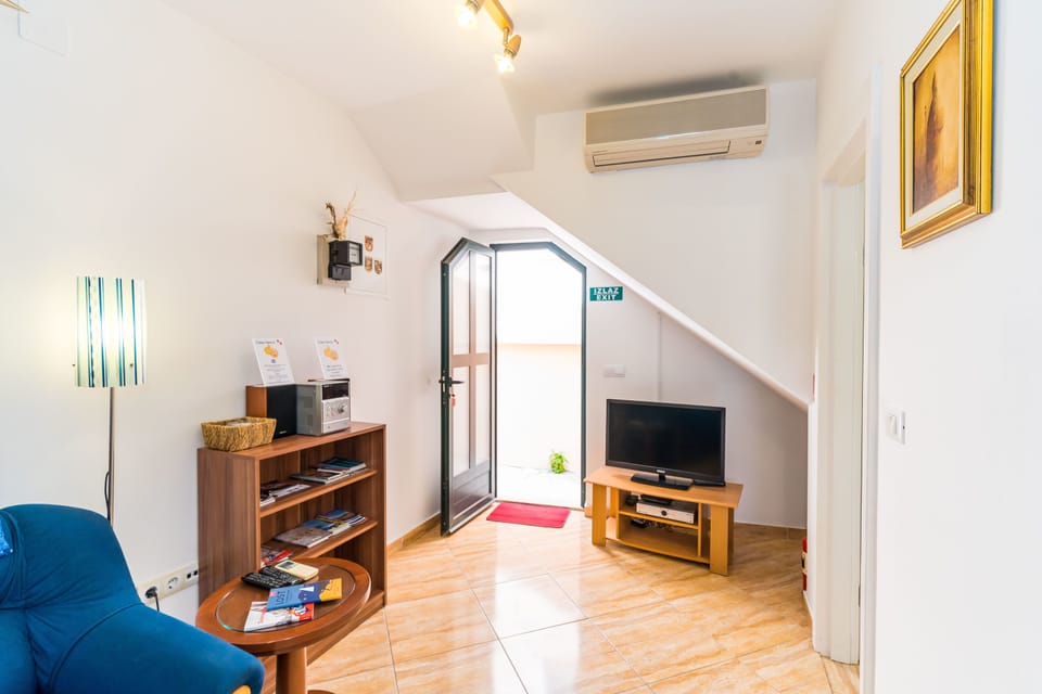 Apartment, 1 Bedroom | Individually decorated, individually furnished, iron/ironing board