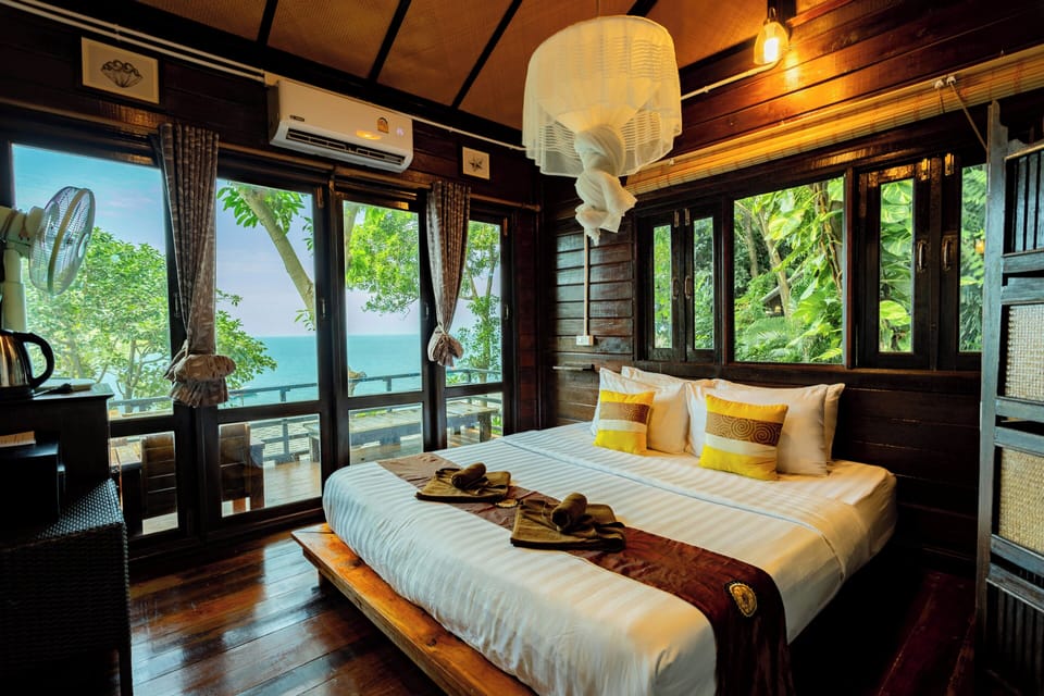 Family sea view bungalow | In-room safe, blackout drapes, free WiFi, bed sheets