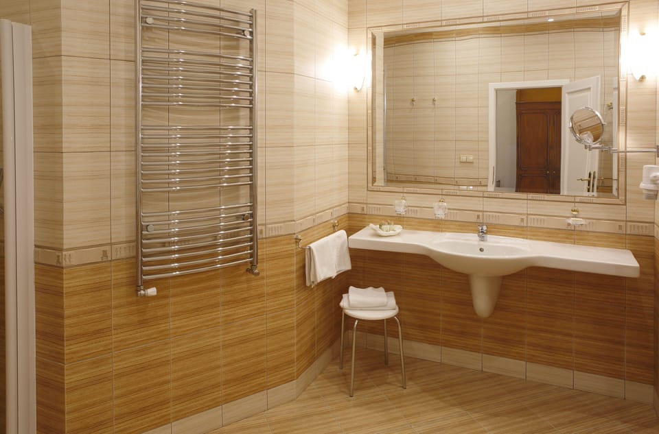 Shower, free toiletries, hair dryer, slippers
