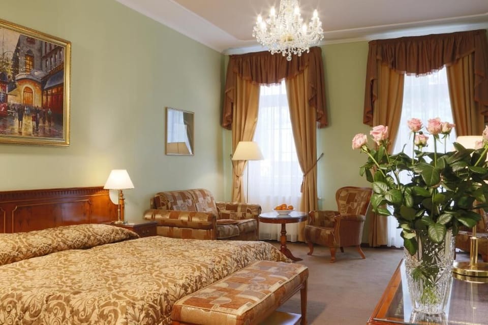In-room safe, desk, laptop workspace, blackout drapes