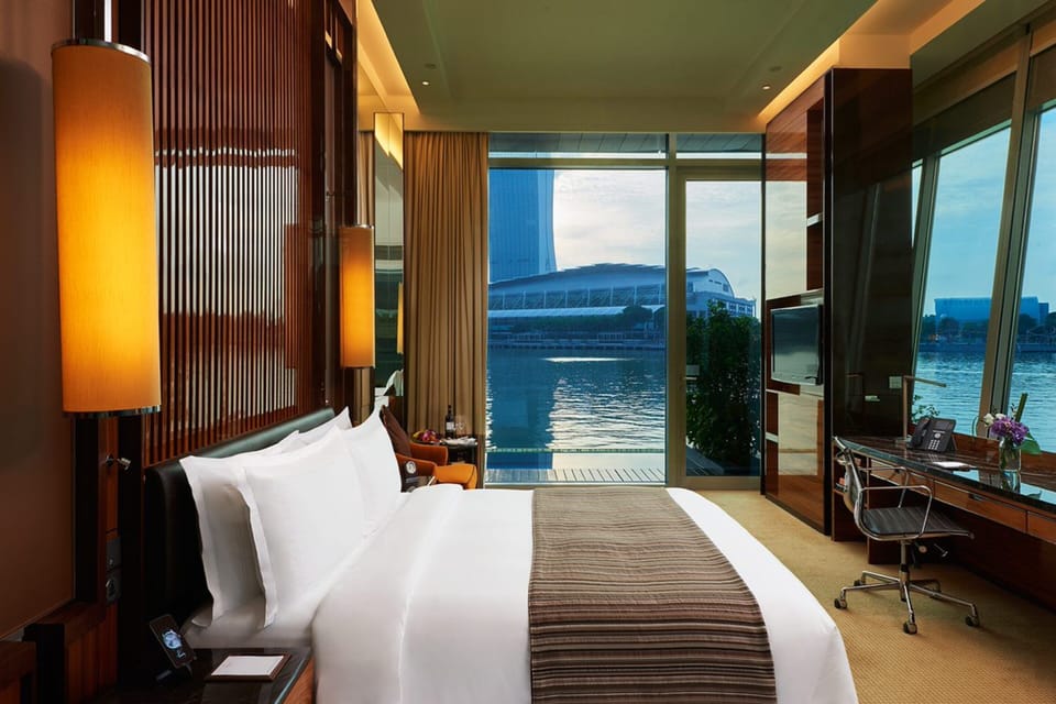 Premier Bay View Room with Jacuzzi | Egyptian cotton sheets, premium bedding, minibar, in-room safe