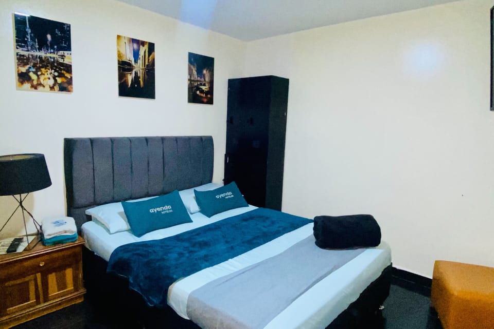 Double Room | Hypo-allergenic bedding, down comforters, blackout drapes, soundproofing