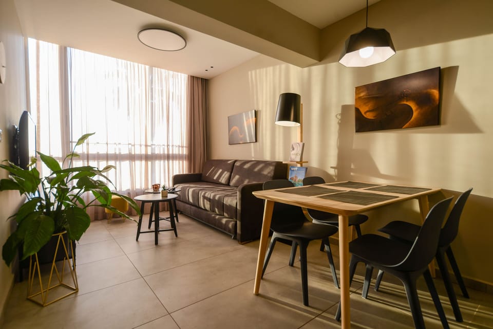Luxury Apartment, Sea View | Living area | 65-inch Smart TV with premium channels, TV, Netflix