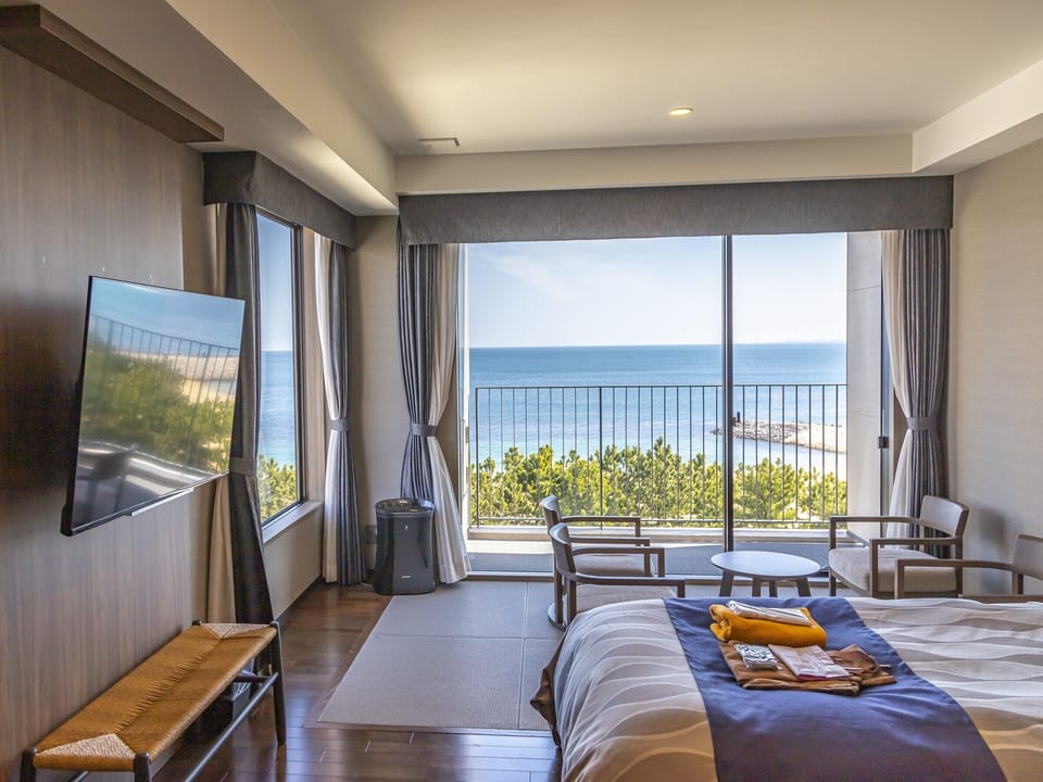 Family Quadruple Room | In-room safe, soundproofing, WiFi (free), bed sheets