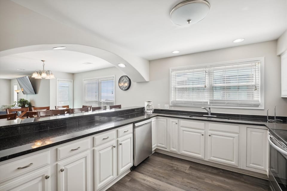 (1 of 2 kitchens) Fully equipped to help make meal prep a breeze. 