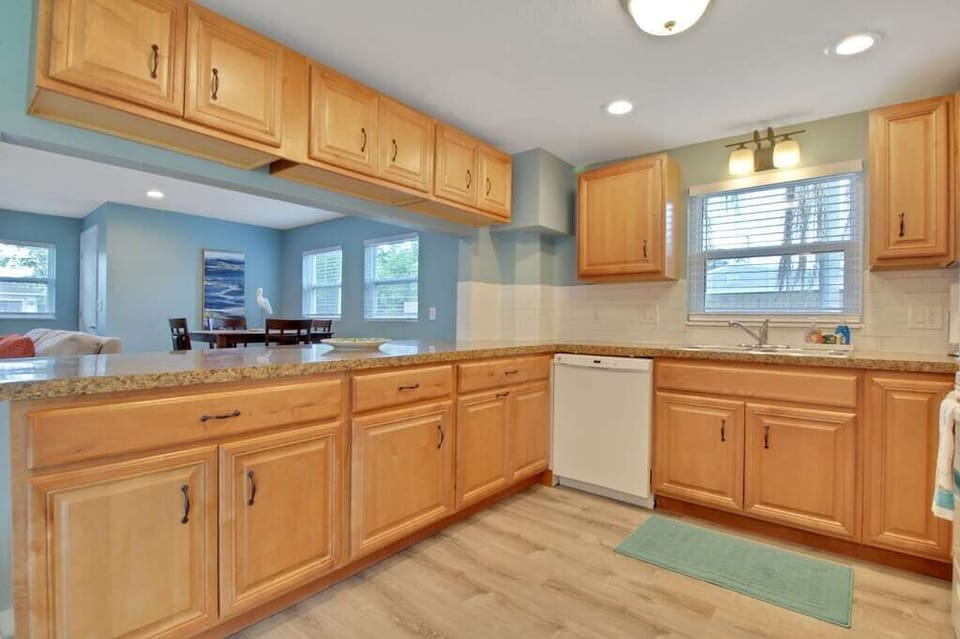 Kitchen is fully stocked with all dishware/cooking equipment.