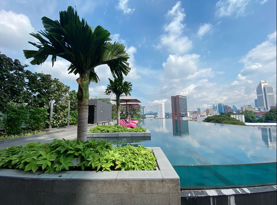 Infinity pool