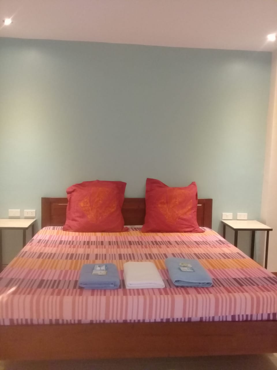 Family Room | In-room safe, desk, free WiFi, bed sheets