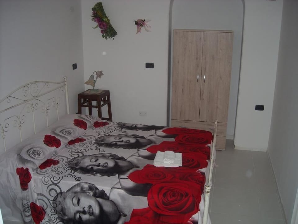 Double Room | 1 bedroom, soundproofing, cribs/infant beds, free WiFi
