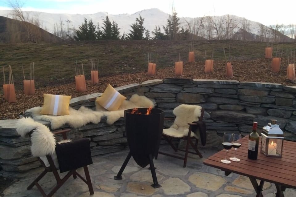 Private BBQ area - fire pit weather depending.