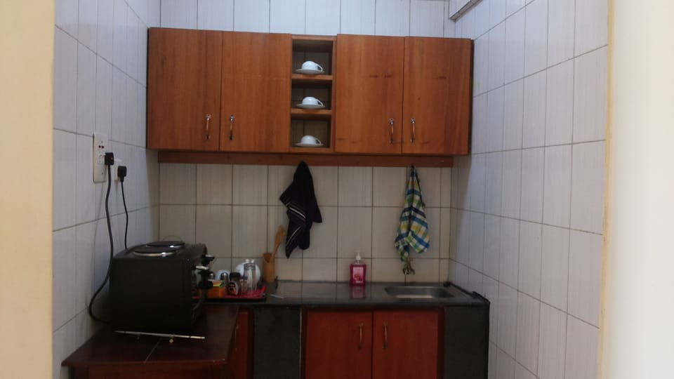 Executive Suite | Private kitchenette