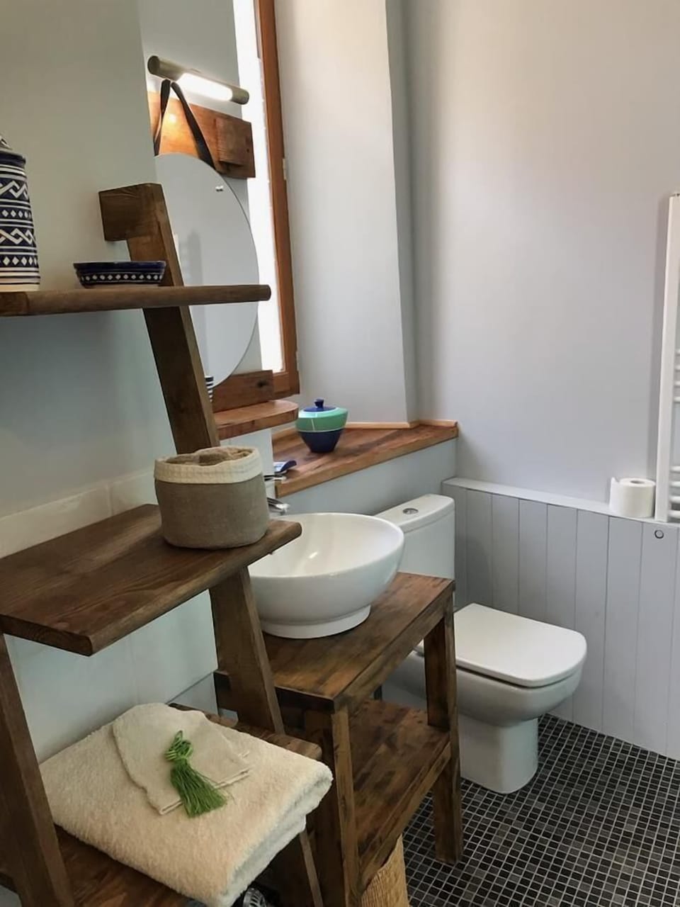 Double Room (Orient) with Fibre-optic | Bathroom | Shower, free toiletries, hair dryer, towels