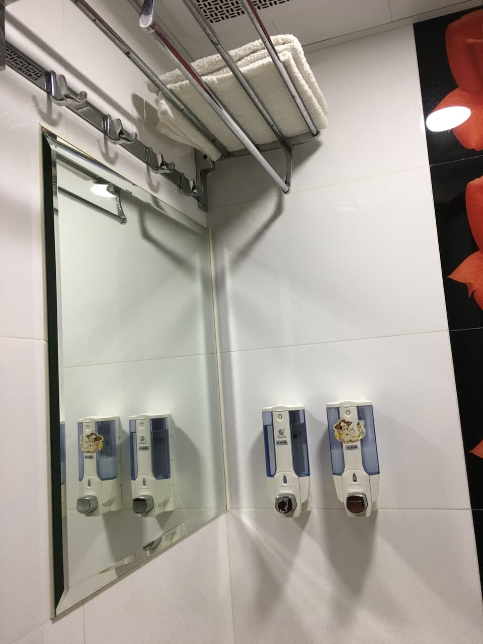 Shower, rainfall showerhead, free toiletries, hair dryer