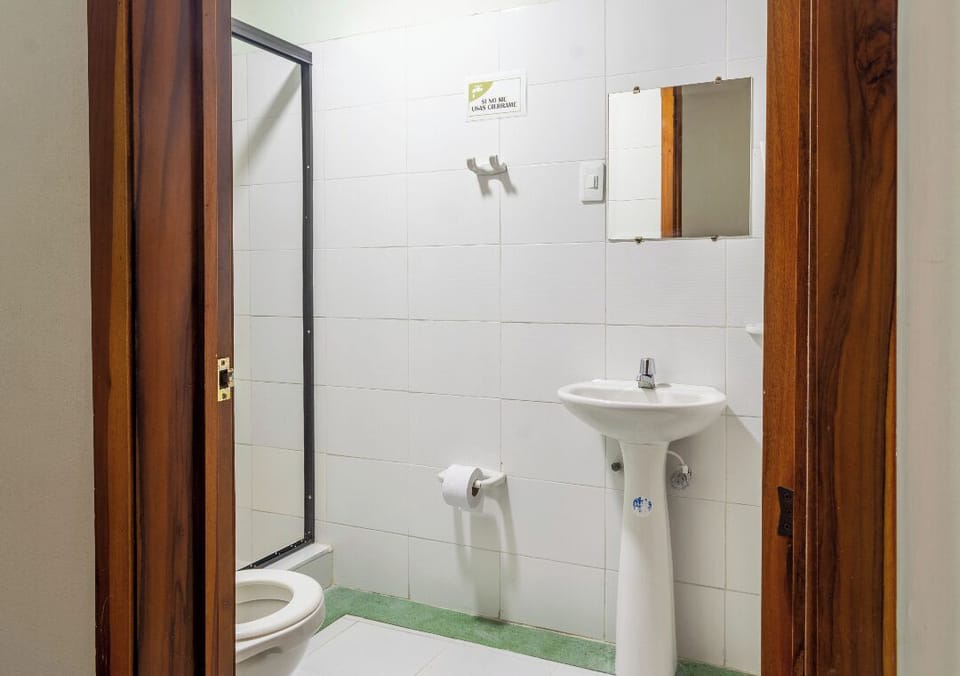 Shower, free toiletries, towels, soap
