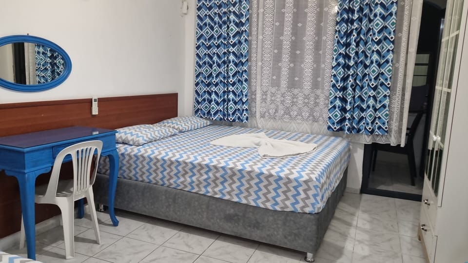 WiFi (free), bed sheets