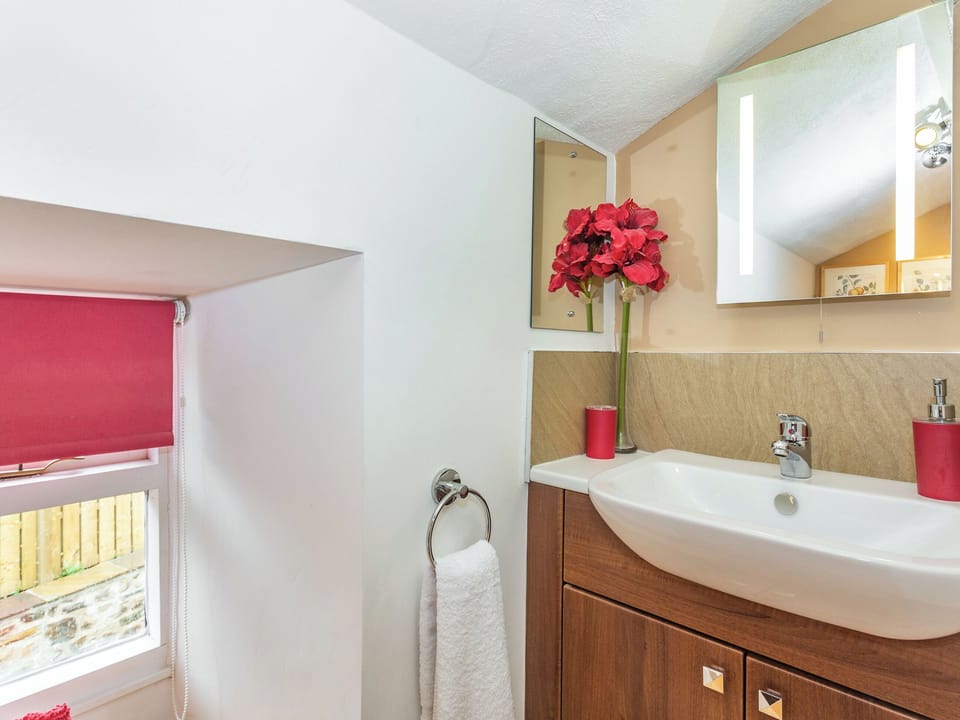 Shower room | Corner House, Grinton, near Reeth