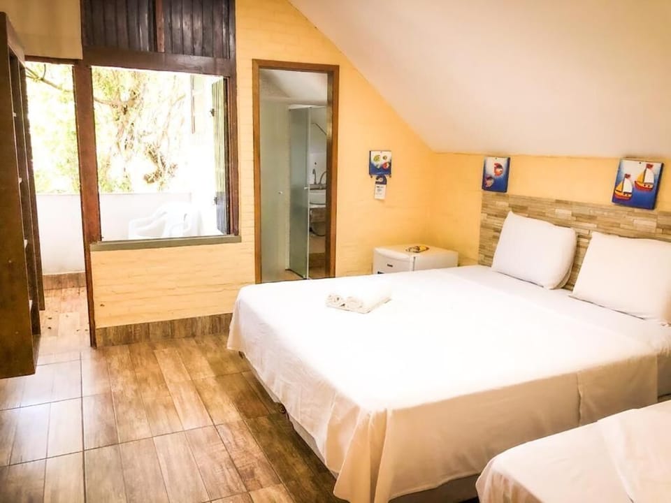 Superior Triple Room | Minibar, desk, free WiFi, bed sheets