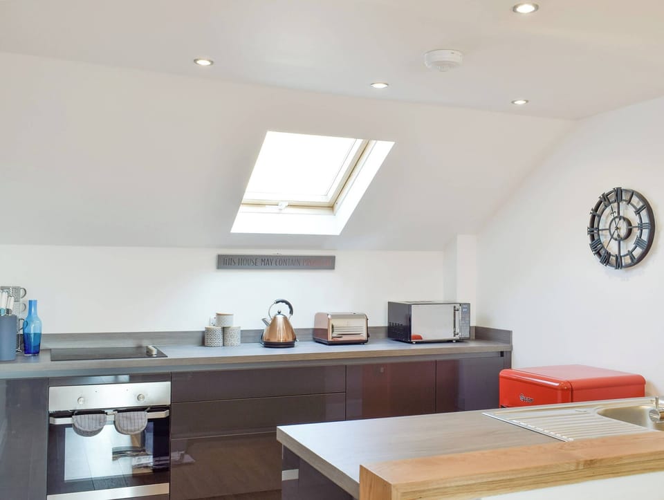 Fully appointed kitchen | The Sailmaker&rsquo;s Loft, Anstruther