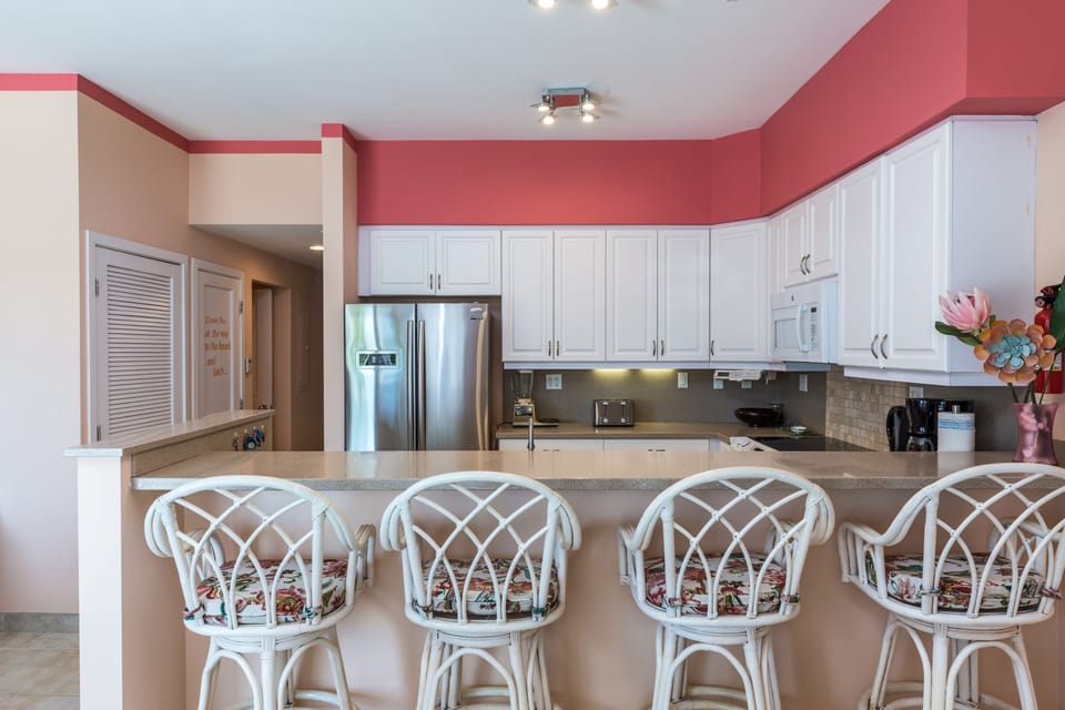Kitchen with seating