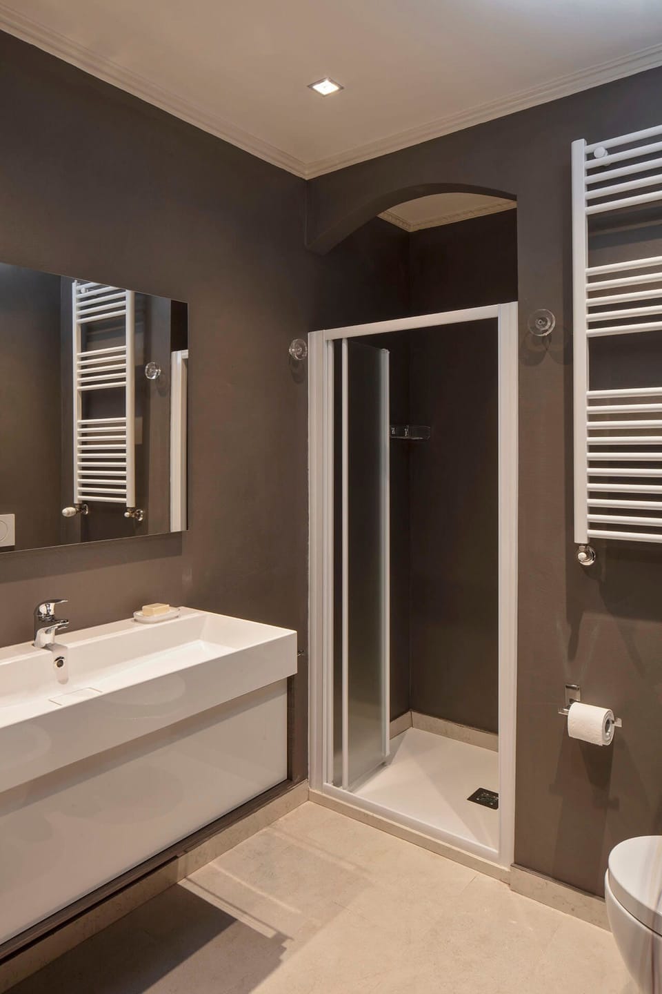 Deluxe Quadruple Room (Era) | Bathroom | Shower, rainfall showerhead, hair dryer, bidet