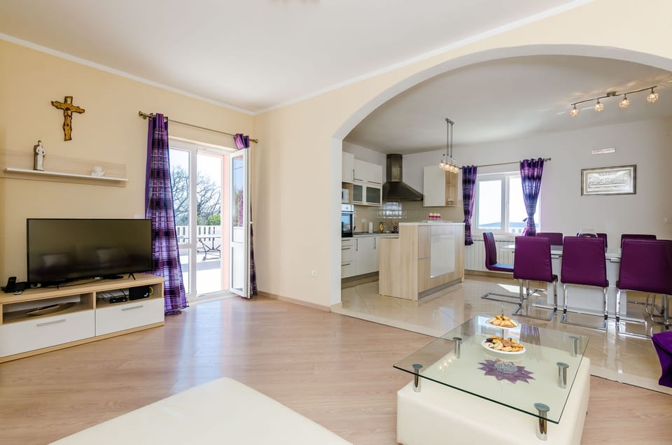Villa, 4 Bedrooms, Private Pool, Pool View | Living area | 20-inch flat-screen TV with cable channels, TV, table tennis