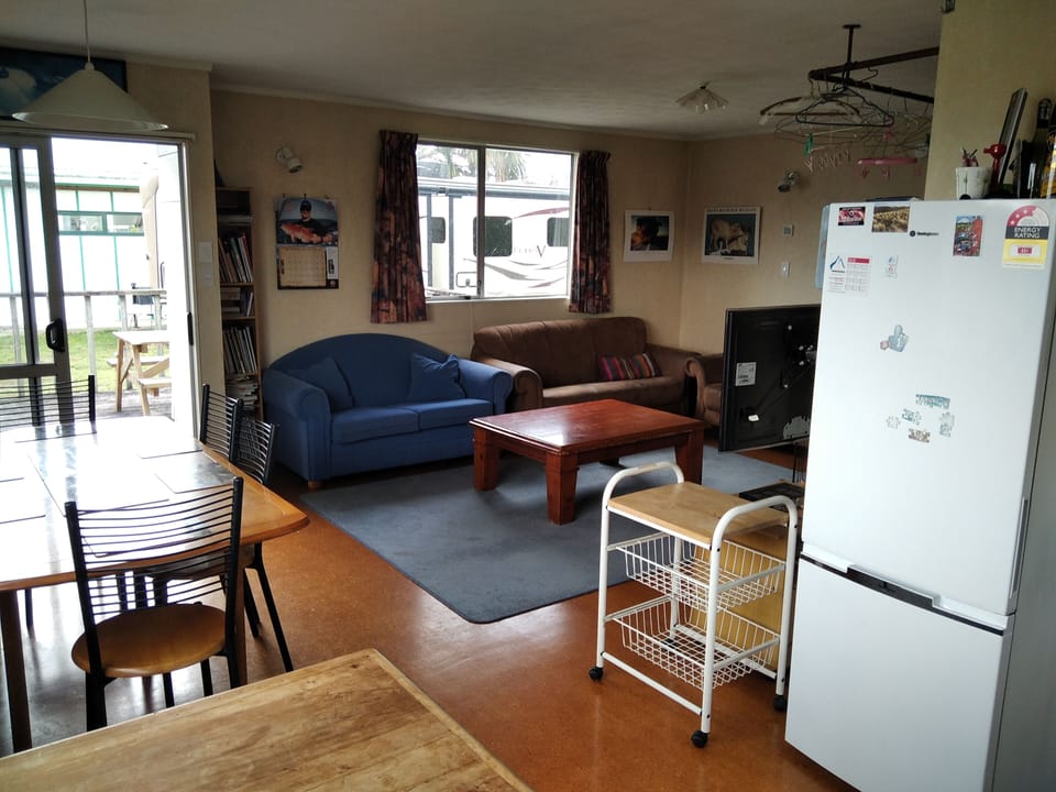 Dining / Lounge