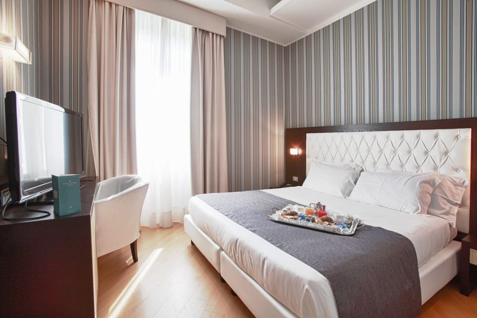 Suite | Minibar, in-room safe, desk, soundproofing