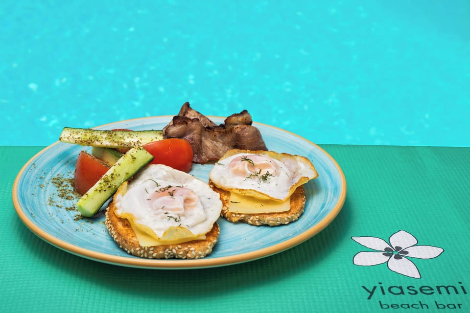 Free daily cooked-to-order breakfast