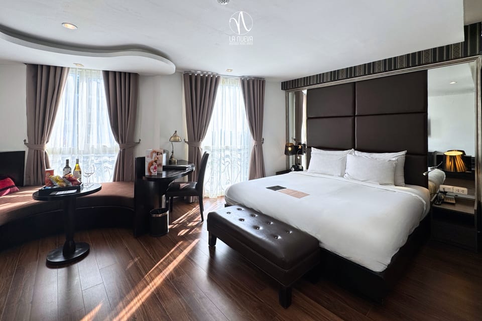 Junior Suite | Pillowtop beds, minibar, in-room safe, individually furnished