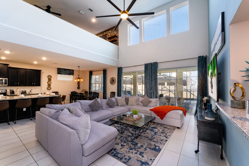 Showing downstairs common area
