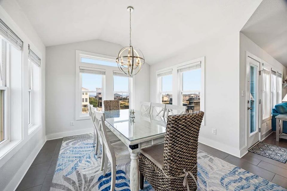 Top-Level Dining Room with Table (seats 8)