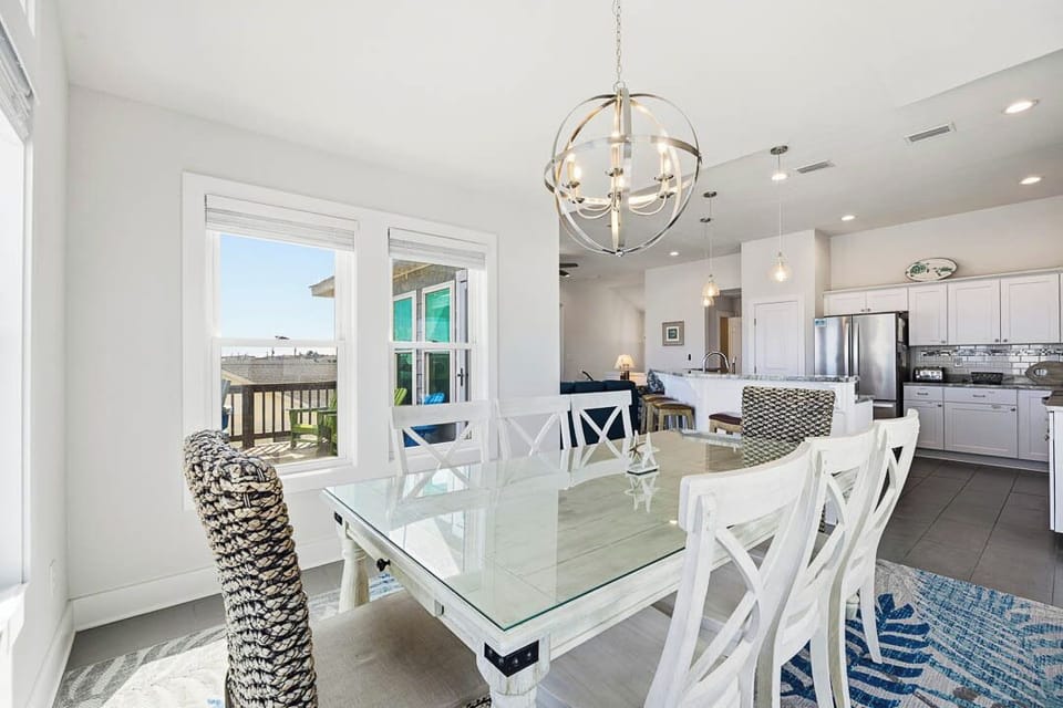 Top-Level Dining Room with Table (seats 8)