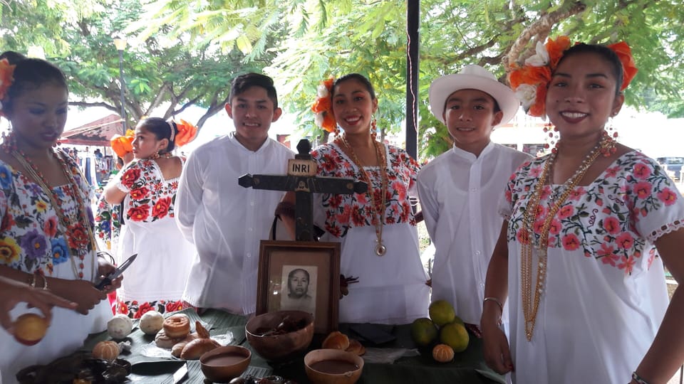 Meztizos en Ucú TRADICIONES