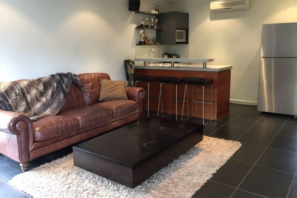 Kitchenette and Dining