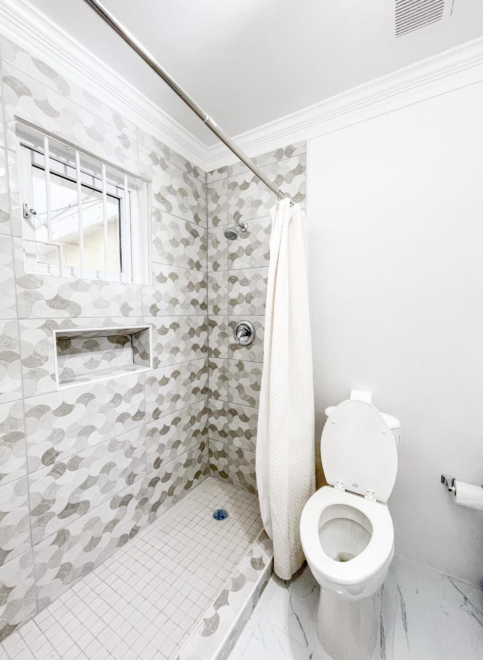 Shower, towels