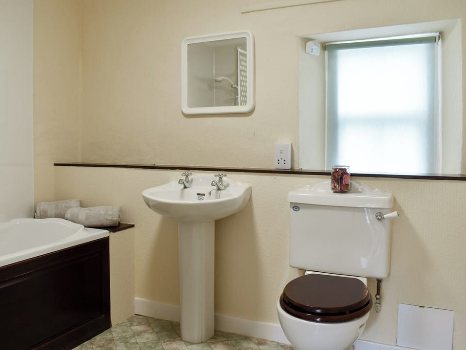 Bathroom | Ben View, Orbliston, near Elgin