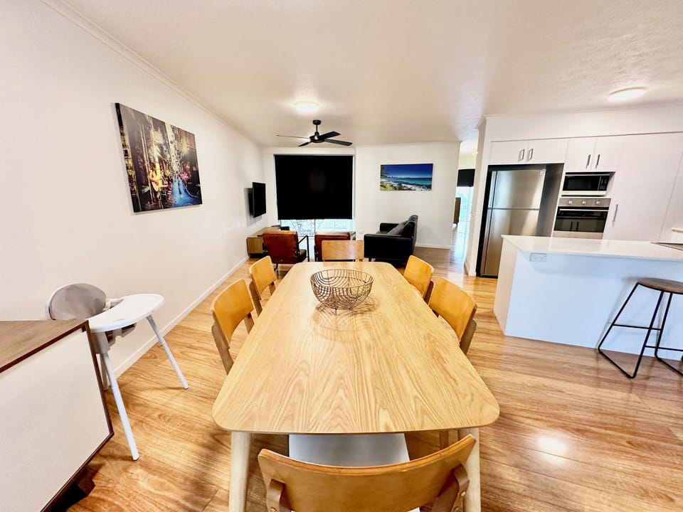 Deluxe Apartment, 2 Bedrooms | 2 bedrooms, iron/ironing board, WiFi (free), individually decorated