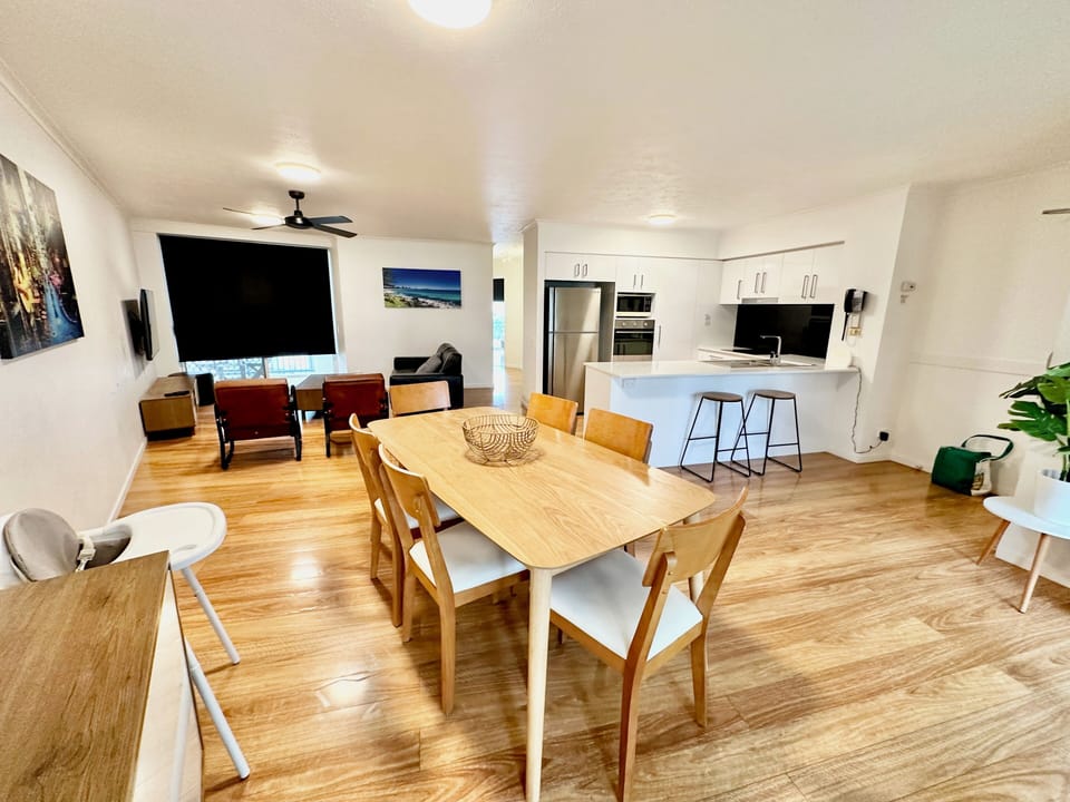 Deluxe Apartment, 2 Bedrooms | 2 bedrooms, iron/ironing board, WiFi (free), individually decorated