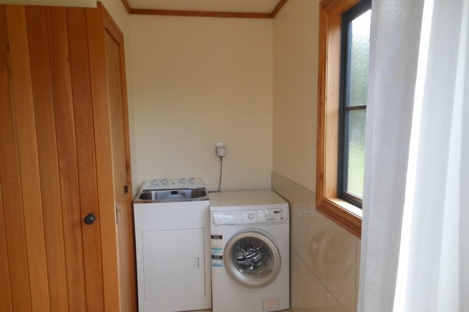 Washer/Laundry Tub